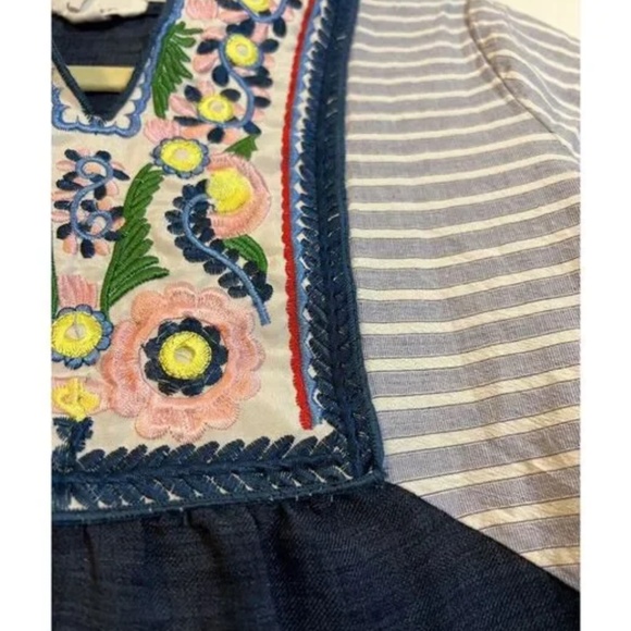 Hailey & Co. Embroidered Top Blouse‎ Size Medium Boho Cap Sleeve - Picture 6 of 6